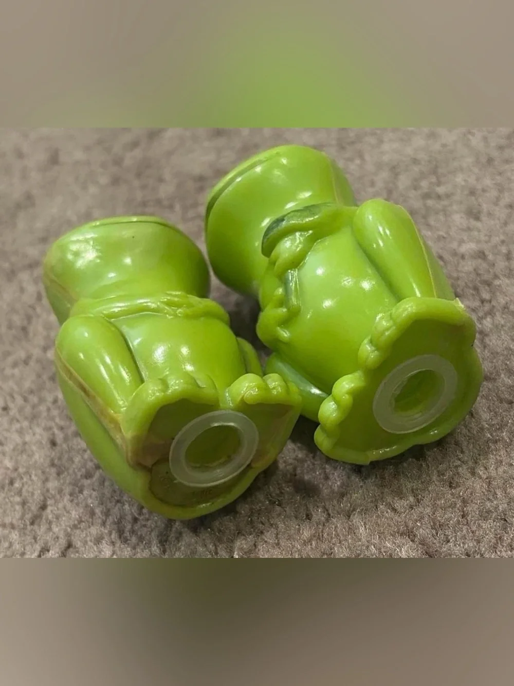 Vintage Anthropomorphic Green Frog Plastic Salt & Pepper Shakers Kitsch Cottage